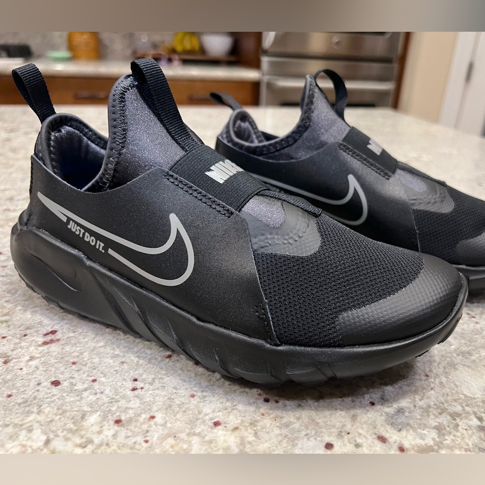 Kids' Flex Runner 2 Slip On Running Shoe, Size: Big Kid 5, Black/Black, NWT